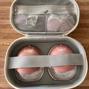 Momcozy M9 wearable Pink Breast Pump & manual Medela pump